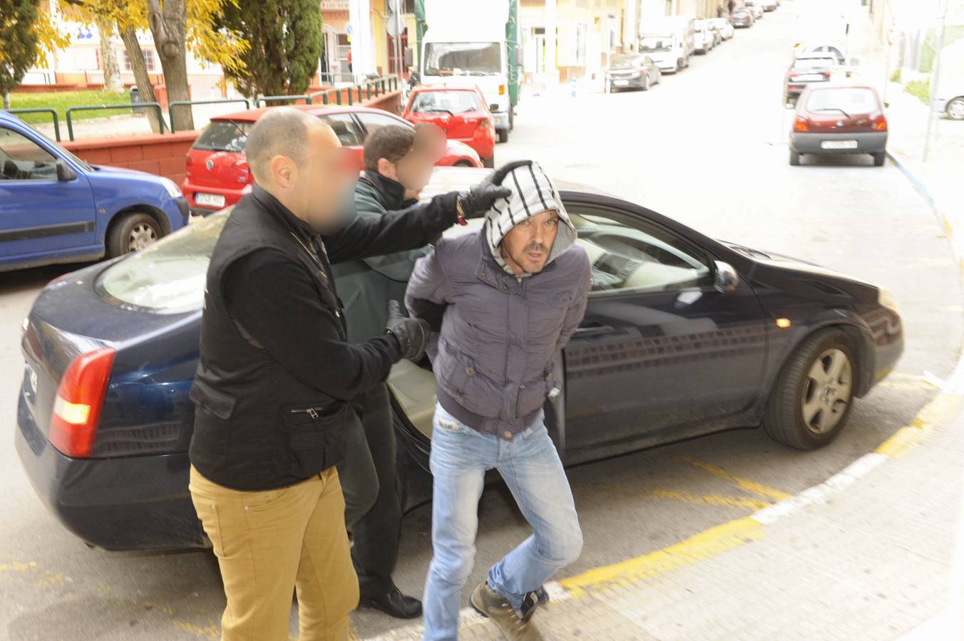 (7-12) Arrestan a un hombre en Cehegín imputado por un presunto delito de homicidio, con el agravante de parentesco, tras propinar tres puñaladas a su hermano, de 36 años, en presencia de los hijos pequeños del fallecido.