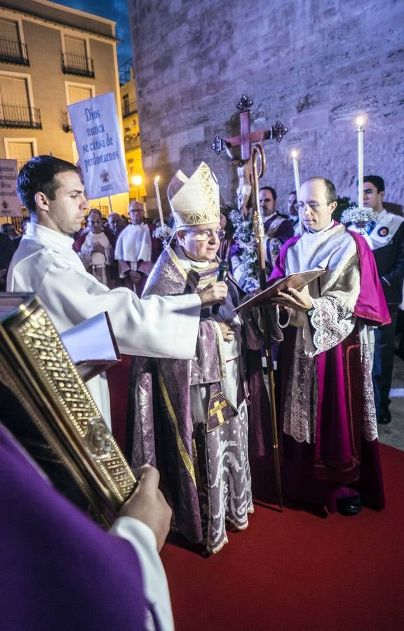 El Obispo inicia el Año Jubilar de la Catedral con la apertura de las puertas