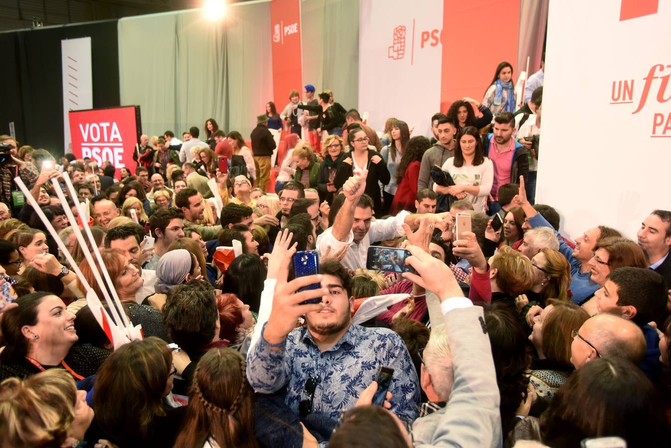 Pedro Sánchez, en Murcia: «En lo único que no ha recortado el PP es en corrupción»