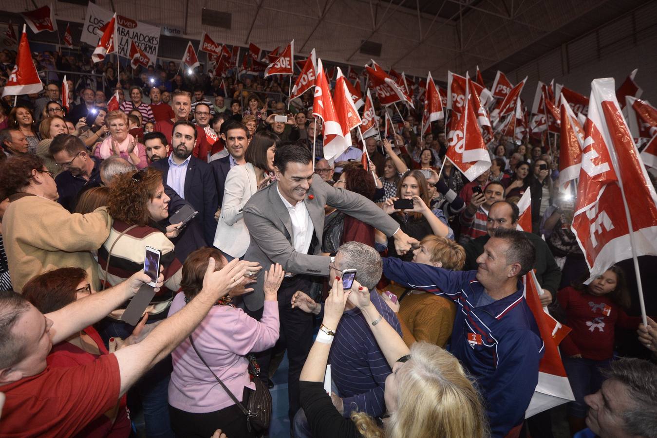 Pedro Sánchez, en Murcia: «En lo único que no ha recortado el PP es en corrupción»