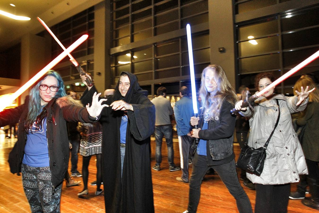 Colas en el estreno de &#039;Star Wars&#039; en Alicante