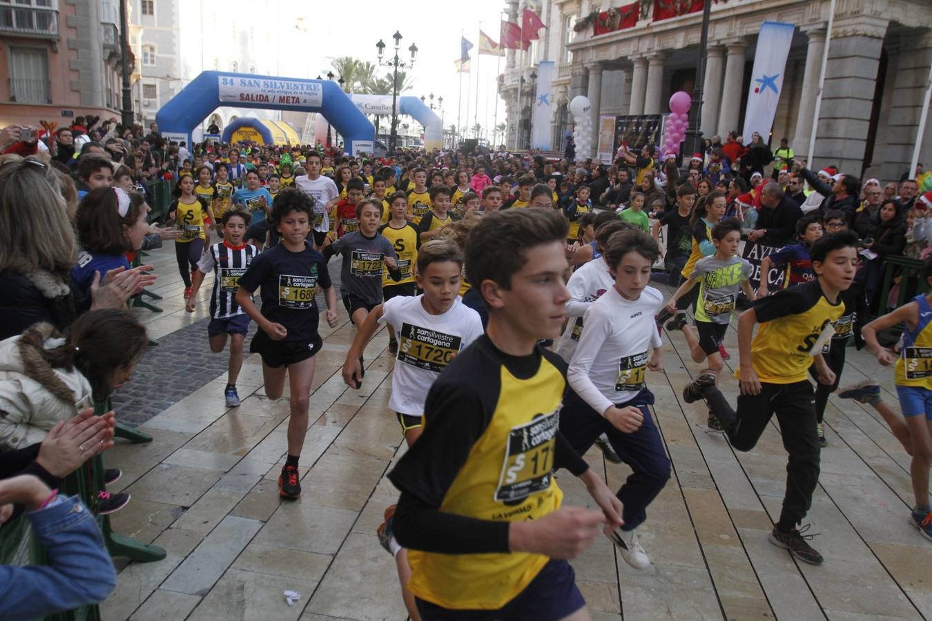 Alevines e infantiles a la carrera en Cartagena