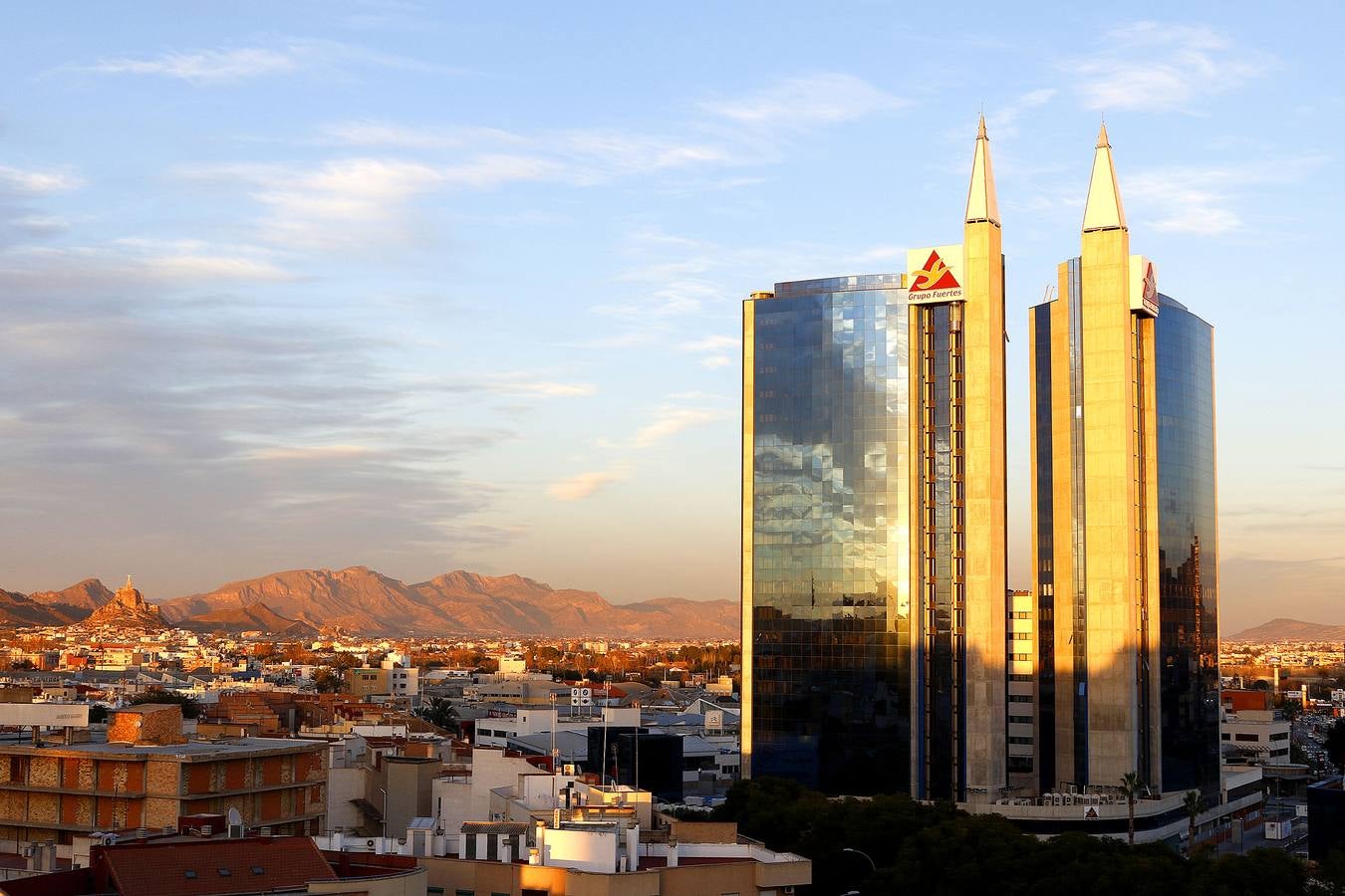 Las &#039;Torres Gemelas&#039; de Murcia cambian de imagen