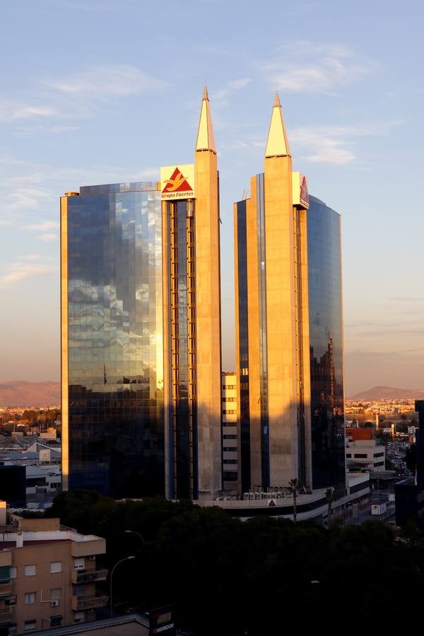 Las &#039;Torres Gemelas&#039; de Murcia cambian de imagen