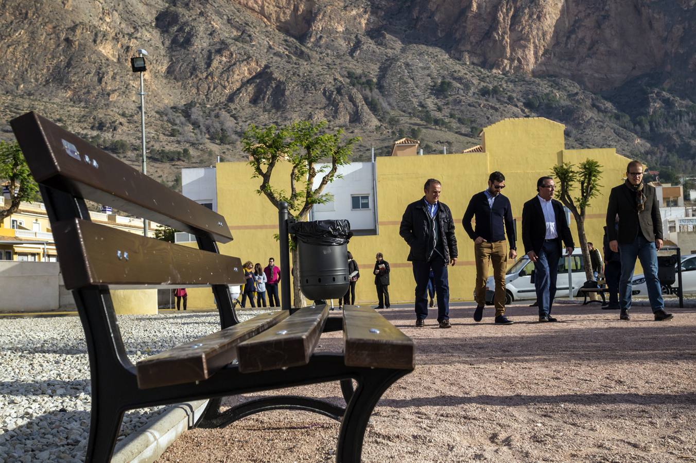 El PP acondiciona una zona verde con pista deportiva en la zona residencial de Redován