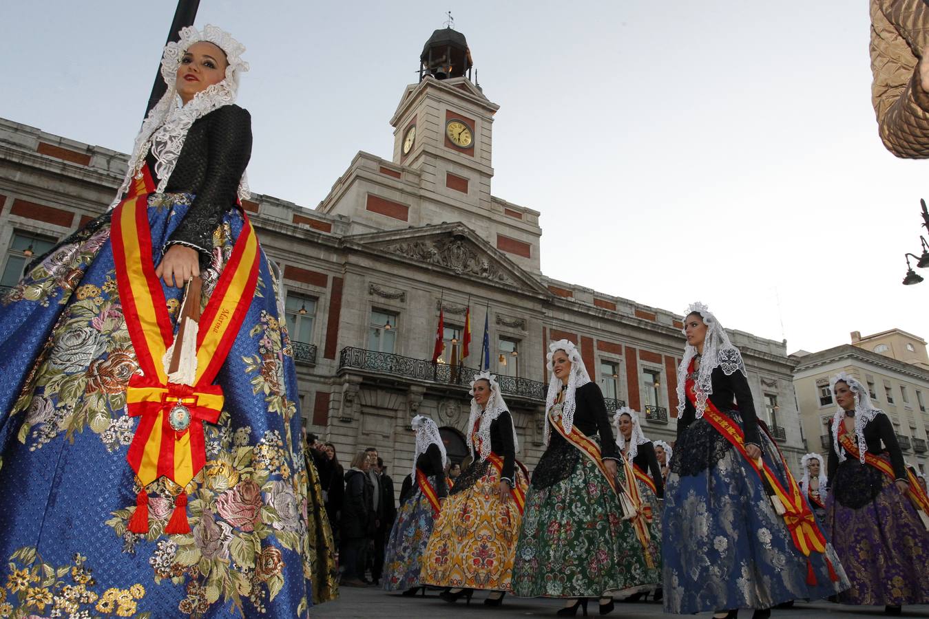 La fiesta de la provincia recorre el centro de Madrid