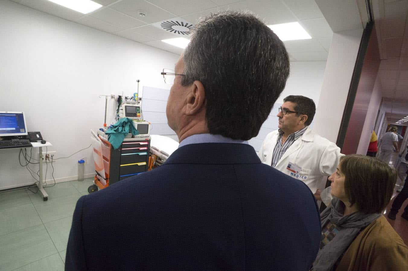 La secretaria autonómica, Dolores Salas, visita el Hospital de la Vega Baja por la ampliación de Urgencias