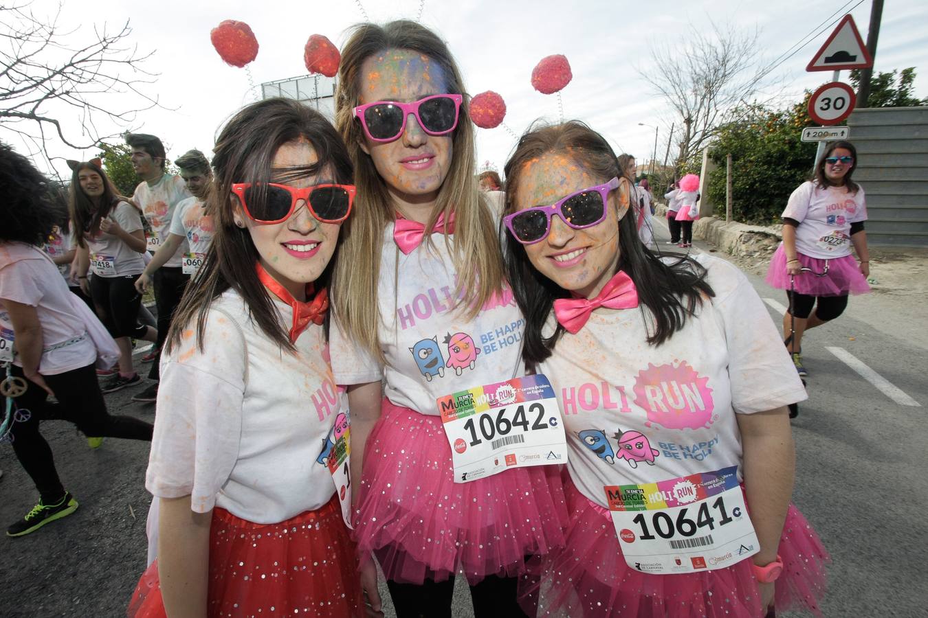 La &#039;Holi Run&#039; llena las calles de color