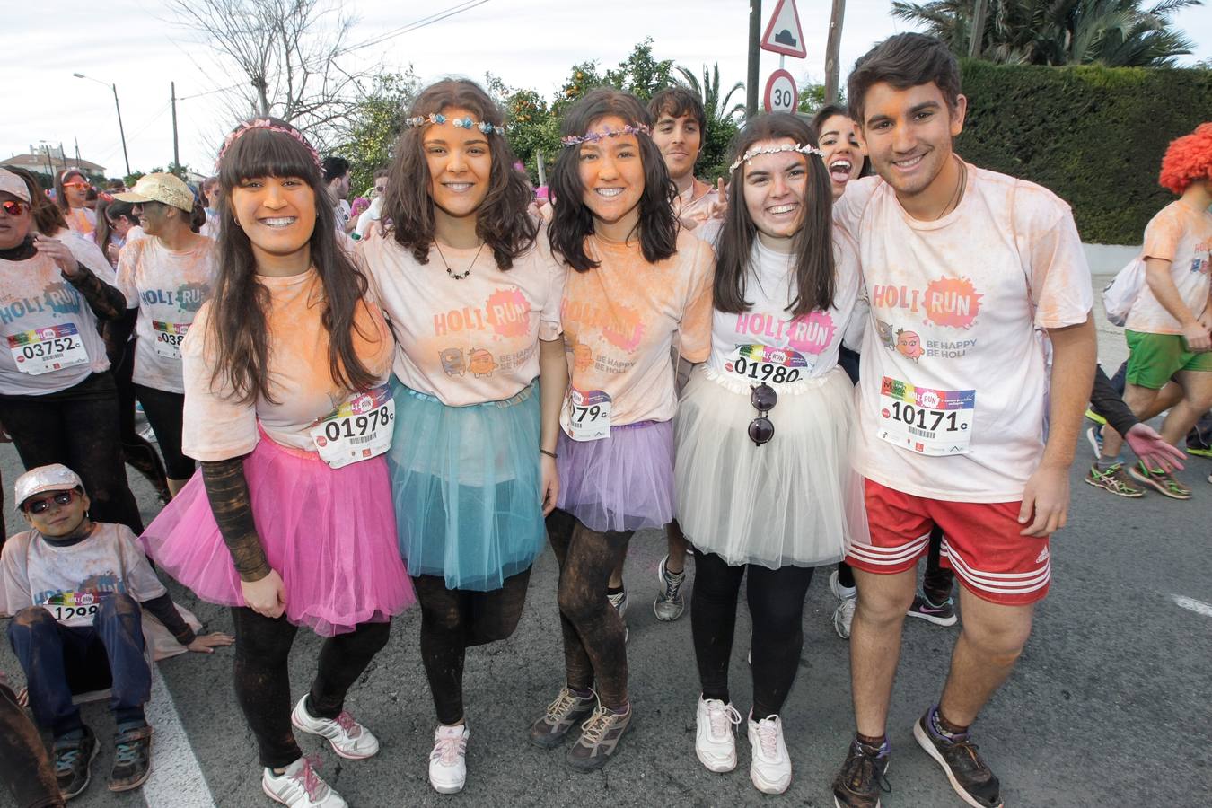 La &#039;Holi Run&#039; llena las calles de color