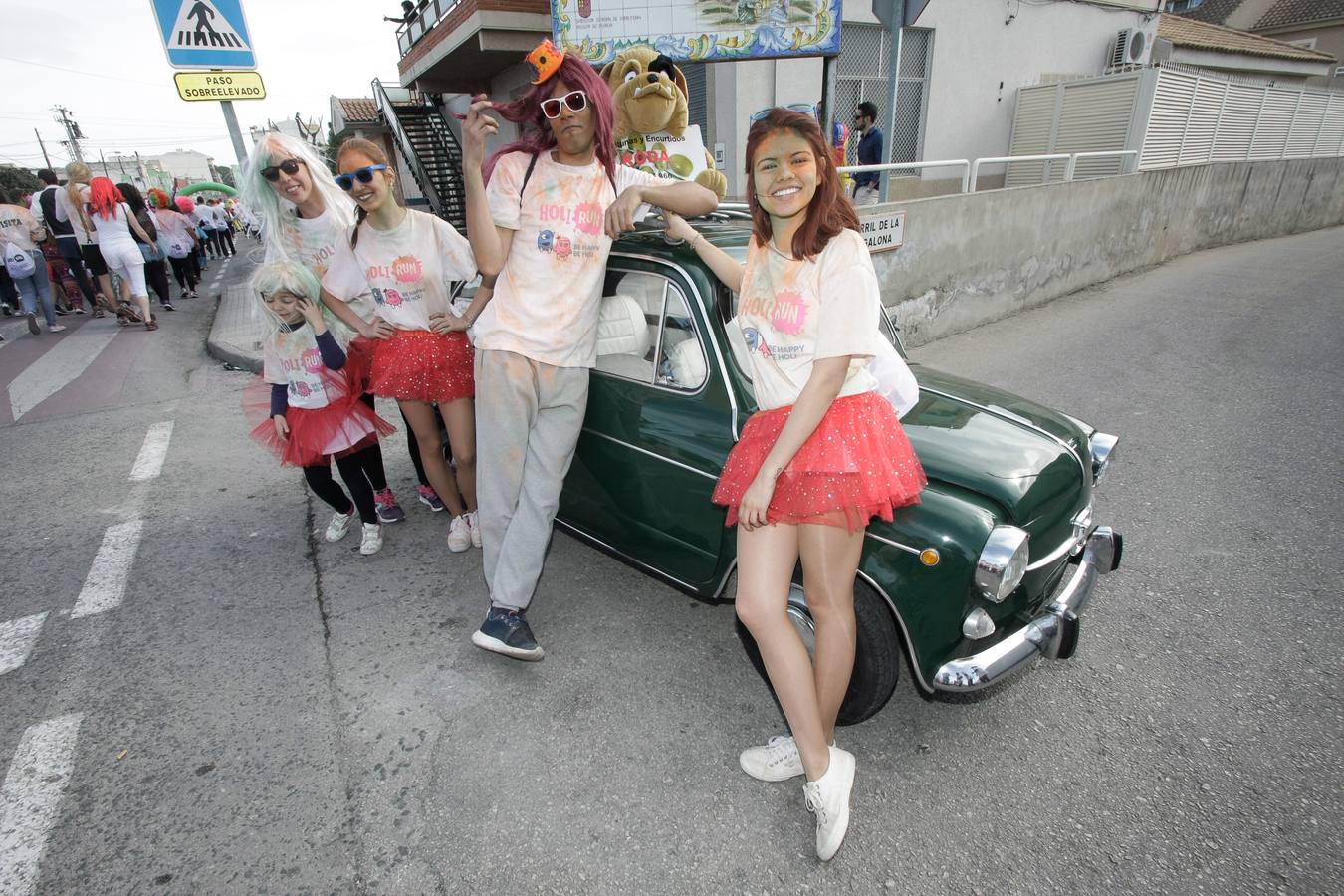 La &#039;Holi Run&#039; llena las calles de color