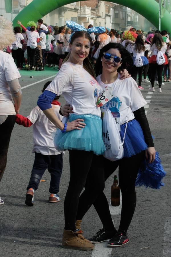 La &#039;Holi Run&#039; llena las calles de color