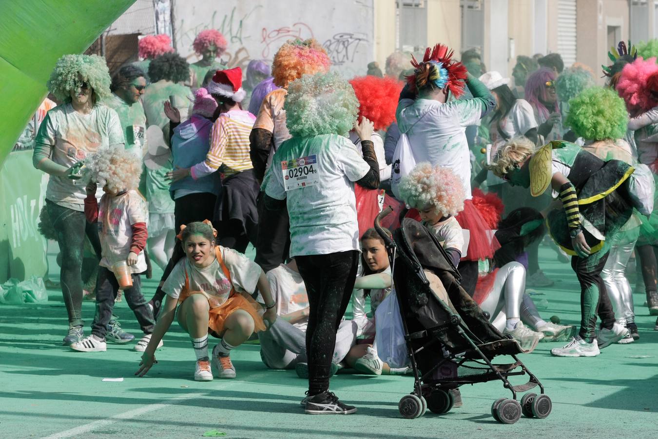 La &#039;Holi Run&#039; llena las calles de color