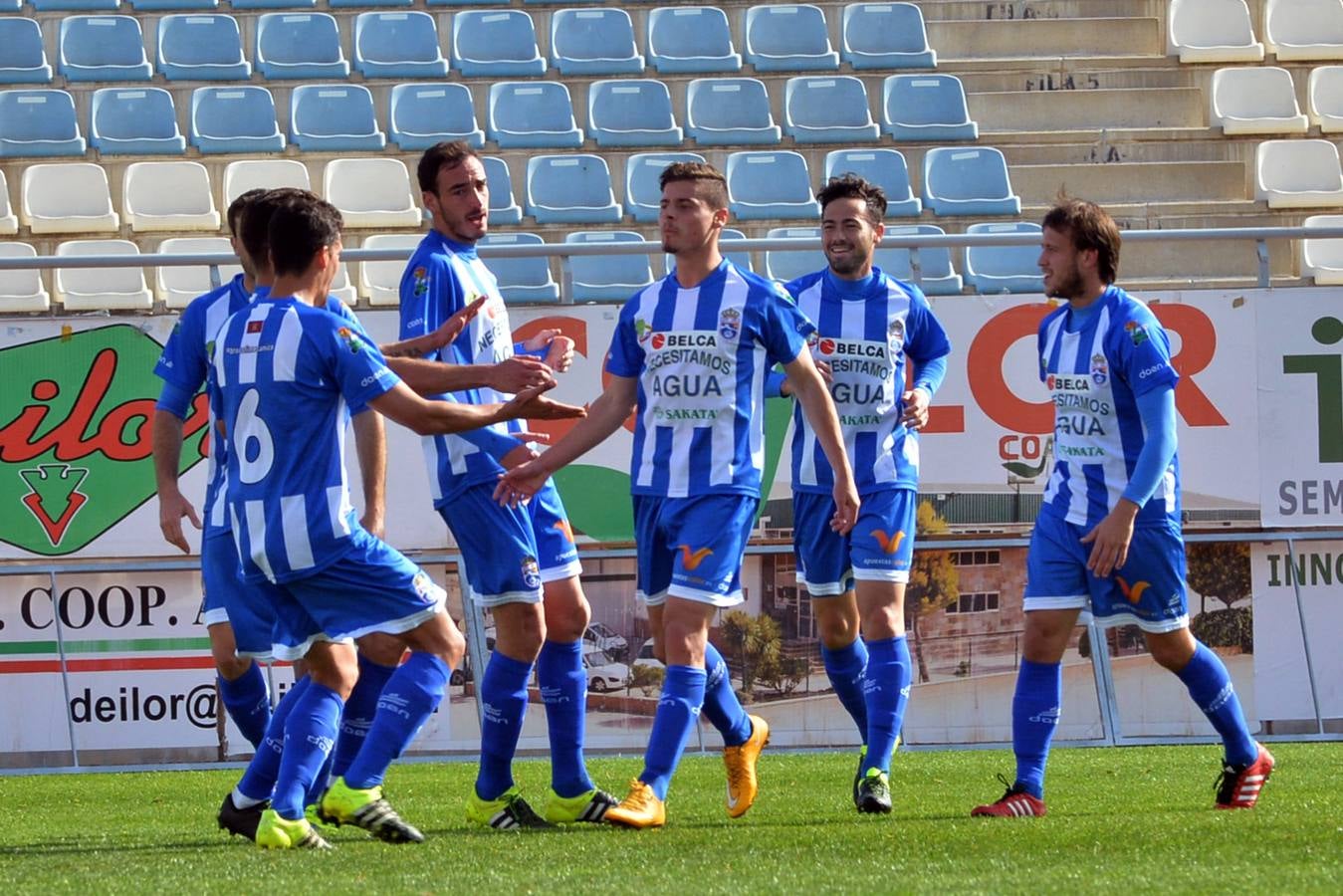 Las imágenes de la goleada de La Hoya al Melilla (6-1)