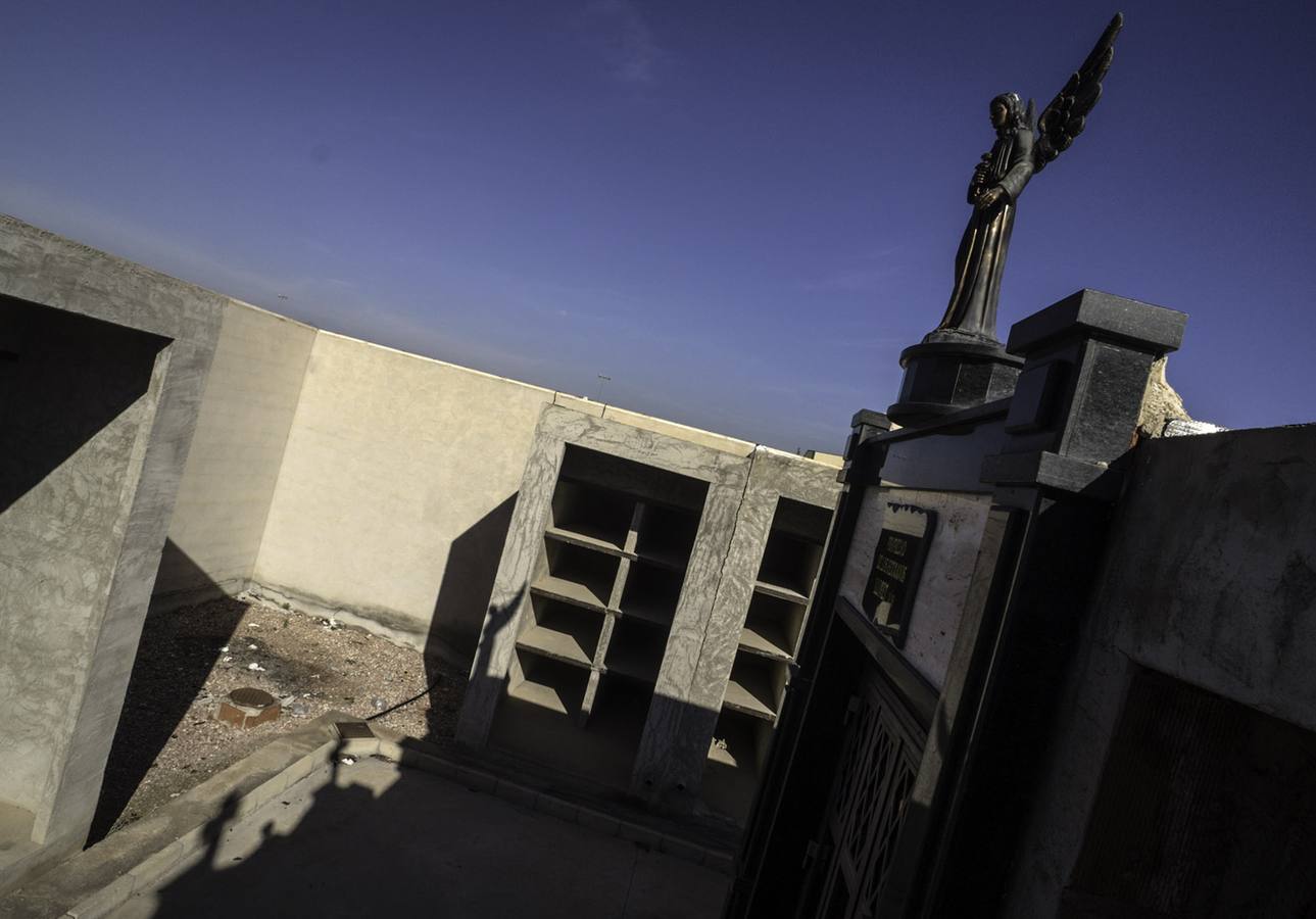 El tripartito expropiará aquellas parcelas del cementerio que no se obren este año