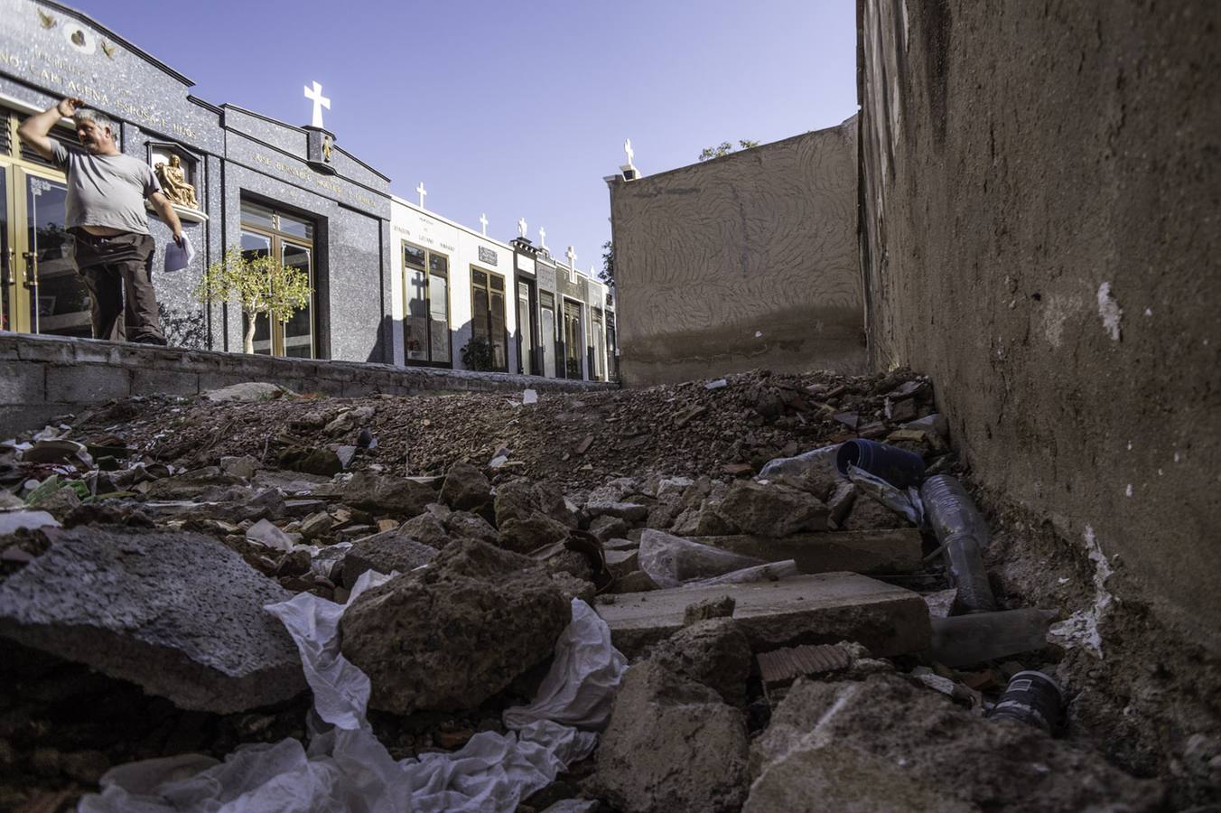 El tripartito expropiará aquellas parcelas del cementerio que no se obren este año