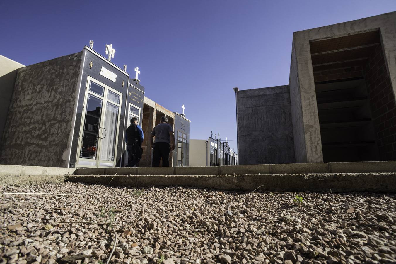 El tripartito expropiará aquellas parcelas del cementerio que no se obren este año