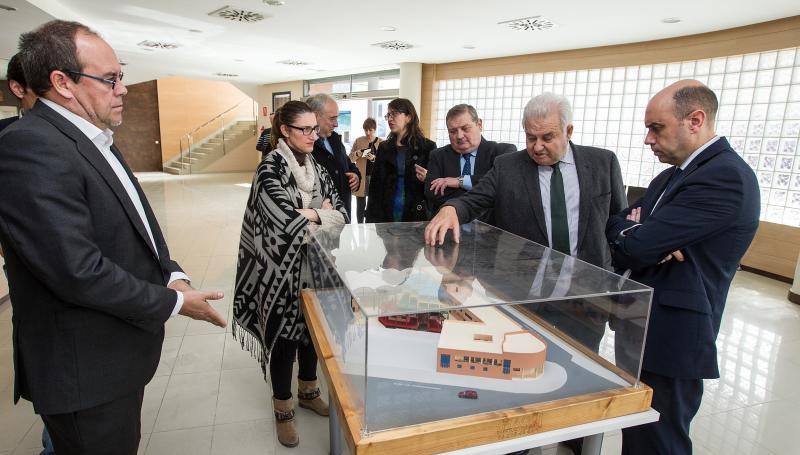 Echávarri y la edil de Empleo, Sonia Tirado, visitan las instalaciones de Coepa