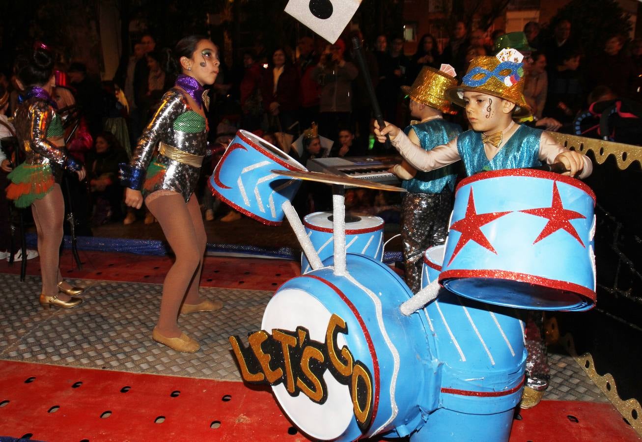 El Carnaval gana al frío de calle en Cartagena