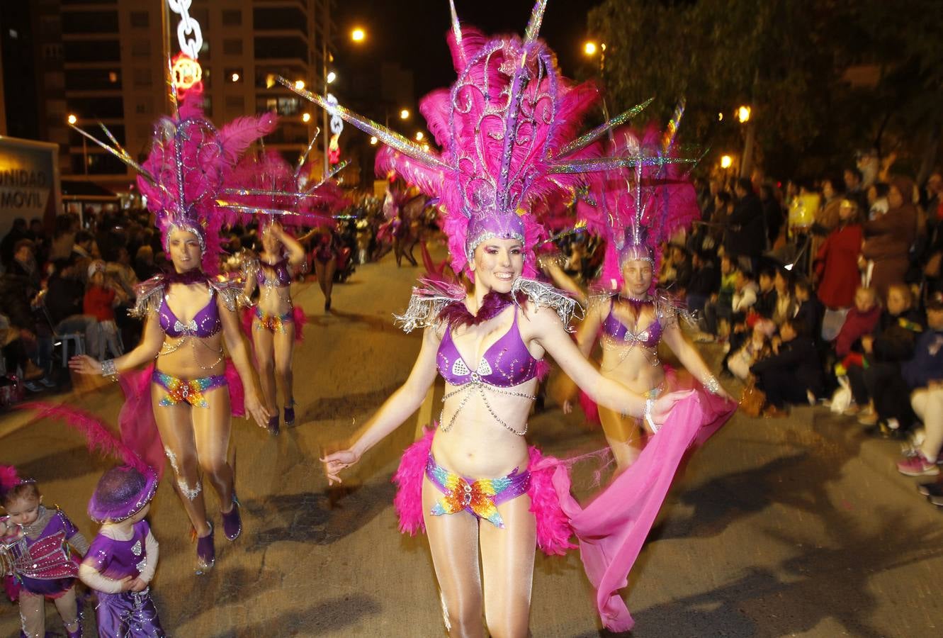 El Carnaval gana al frío de calle en Cartagena