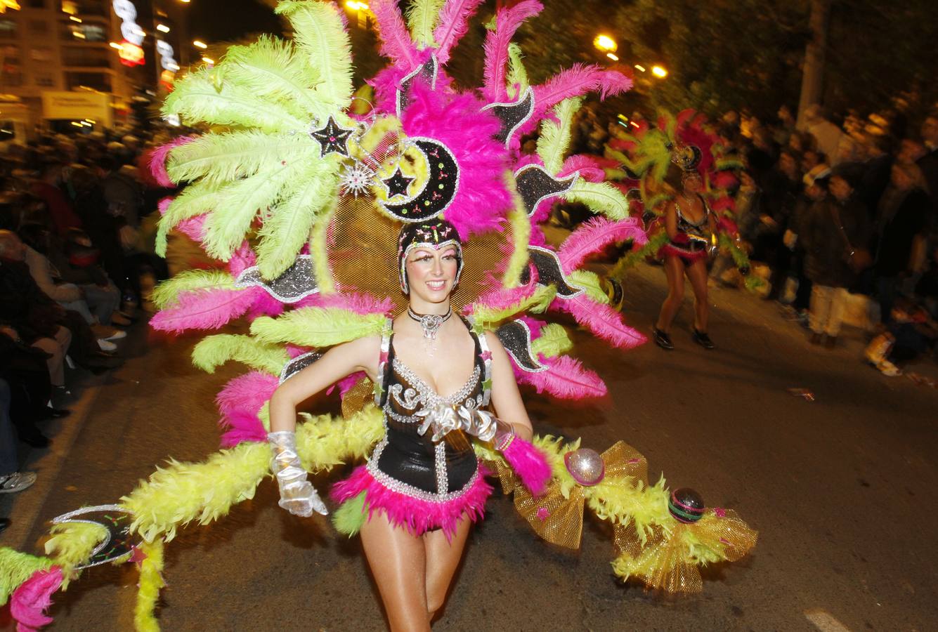 El Carnaval gana al frío de calle en Cartagena