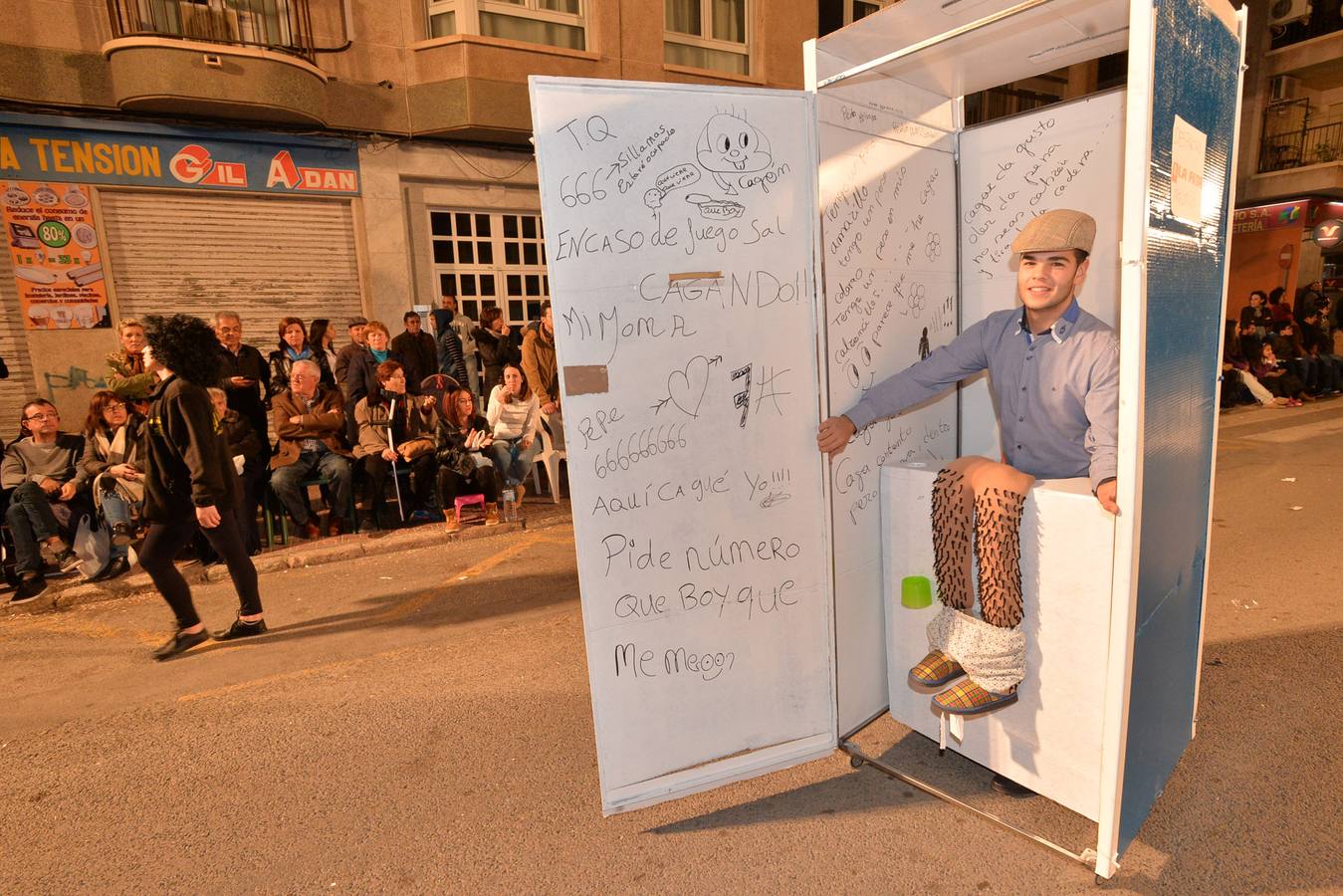 Belleza y plumas contra el viento