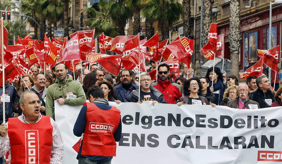 Los sindicatos y los partidos de izquierda piden que &quot;la huelga no sea delito&quot;