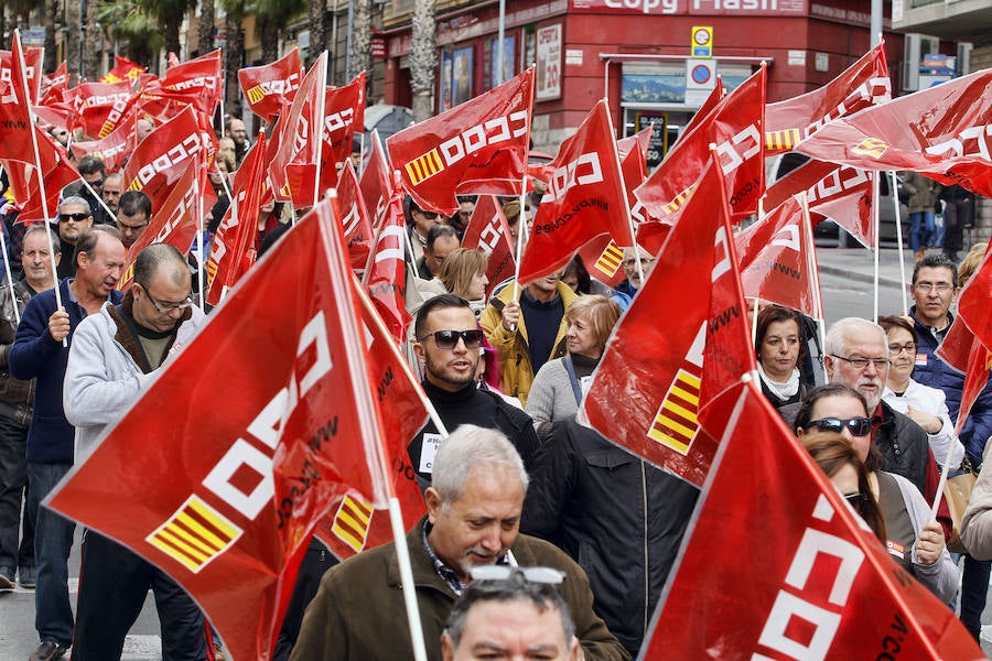 Los sindicatos y los partidos de izquierda piden que &quot;la huelga no sea delito&quot;