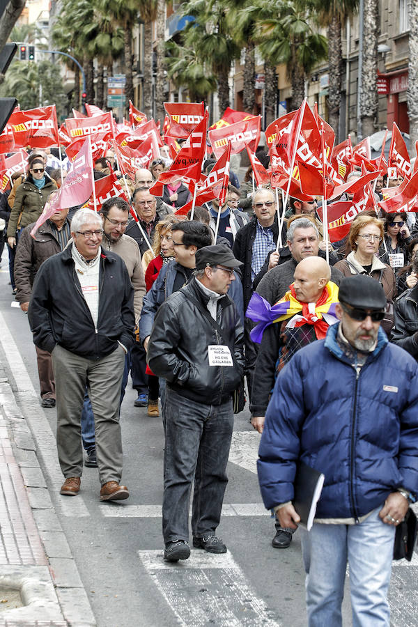 Los sindicatos y los partidos de izquierda piden que &quot;la huelga no sea delito&quot;