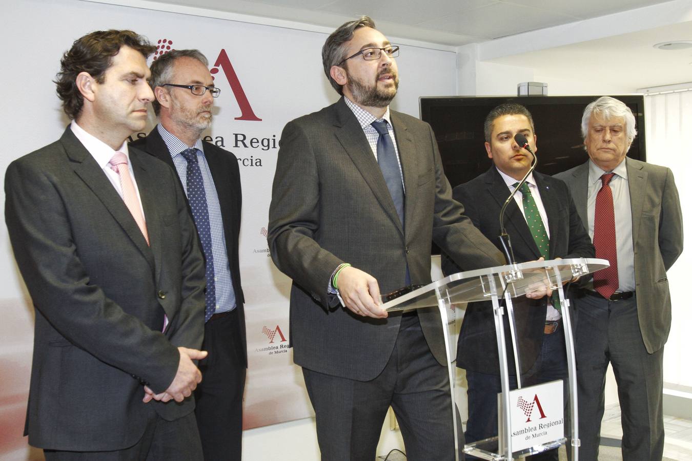 Garre rebate a Valcárcel y se alía con la oposición