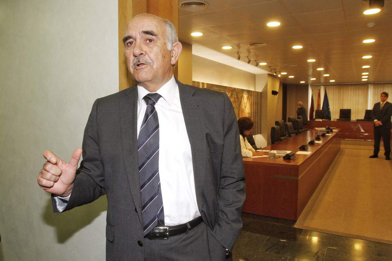 Garre rebate a Valcárcel y se alía con la oposición