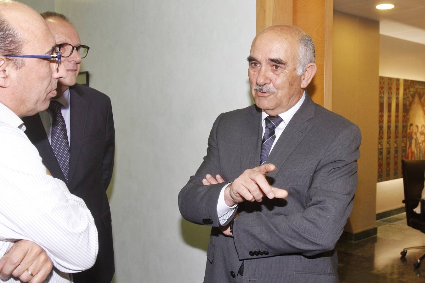 Garre rebate a Valcárcel y se alía con la oposición