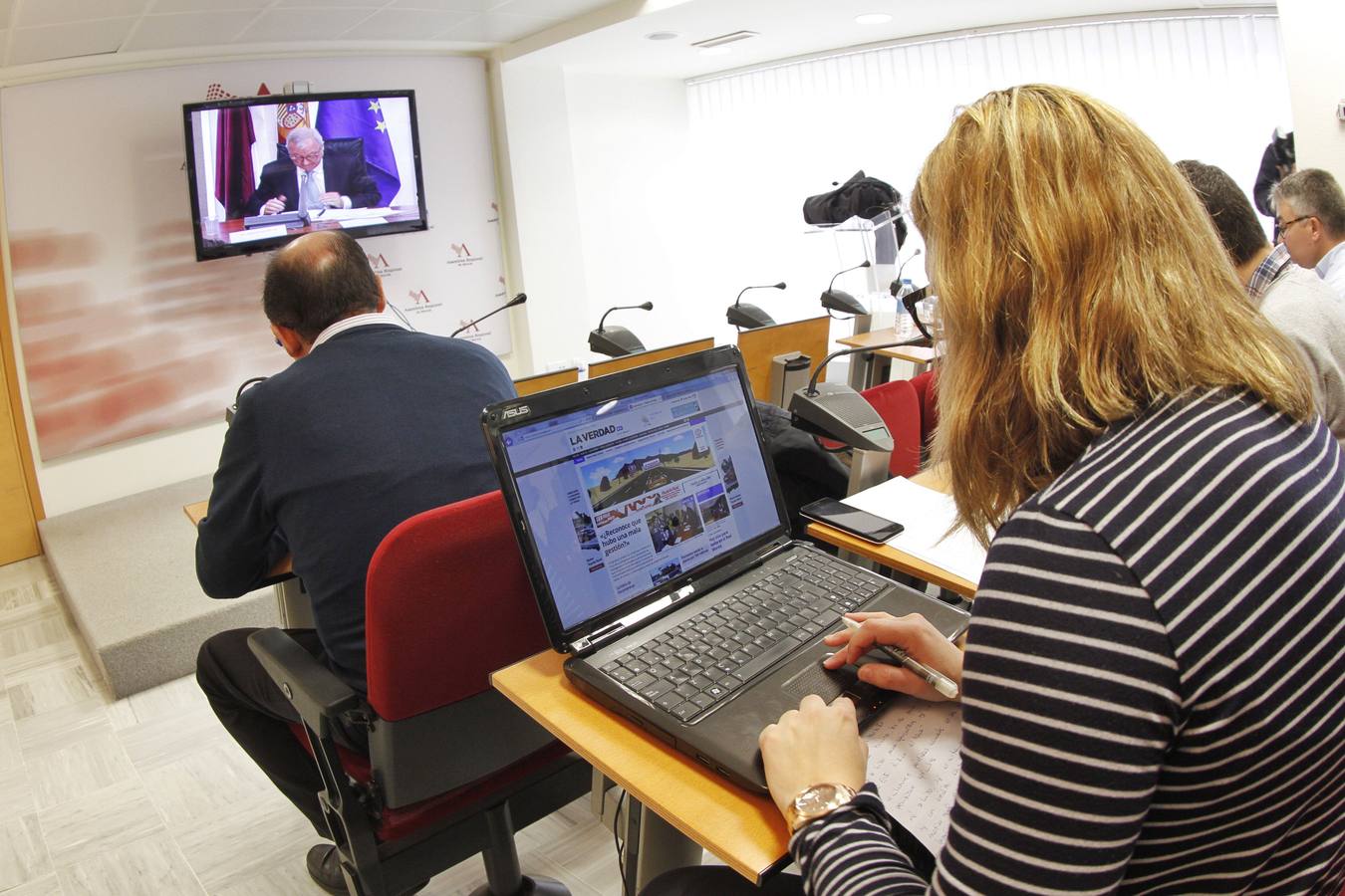 Garre rebate a Valcárcel y se alía con la oposición