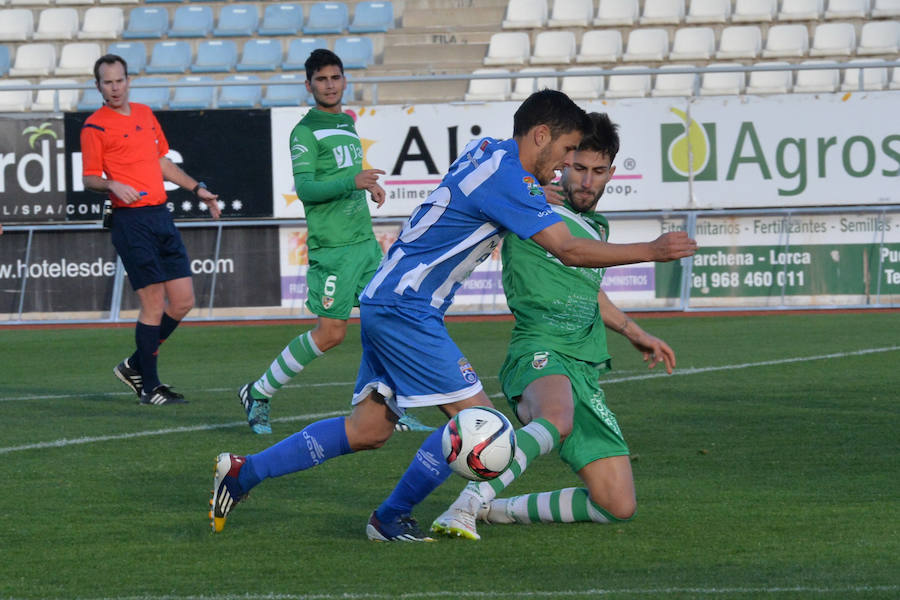 Un asistente local en el triunfo del Brócoli Mecánico (2-0)