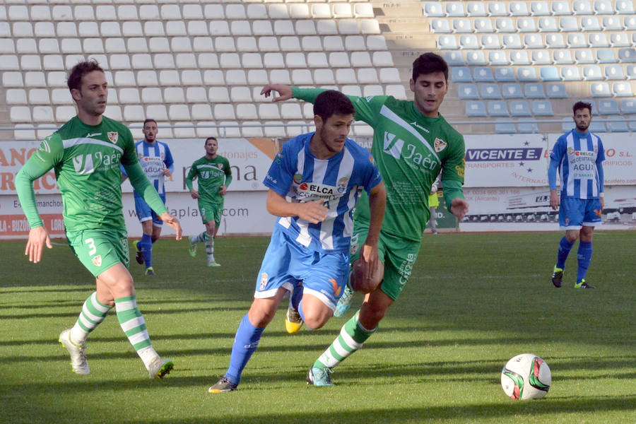 Un asistente local en el triunfo del Brócoli Mecánico (2-0)