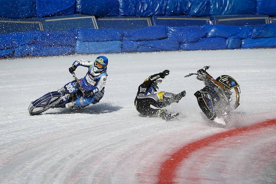Hielo y motos a toda velocidad