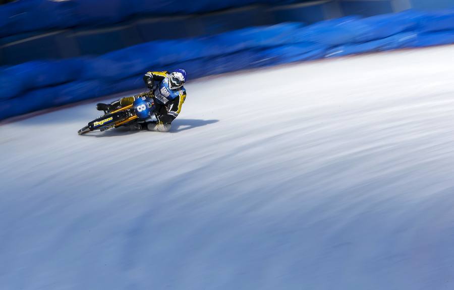 Hielo y motos a toda velocidad