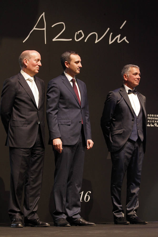 &#039;Dispara a la luna&#039; de Reyes Calderón, Premio Azorín 2016