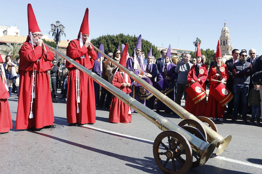Bocinas, tambores y heraldos anuncian la Semana Santa en Murcia