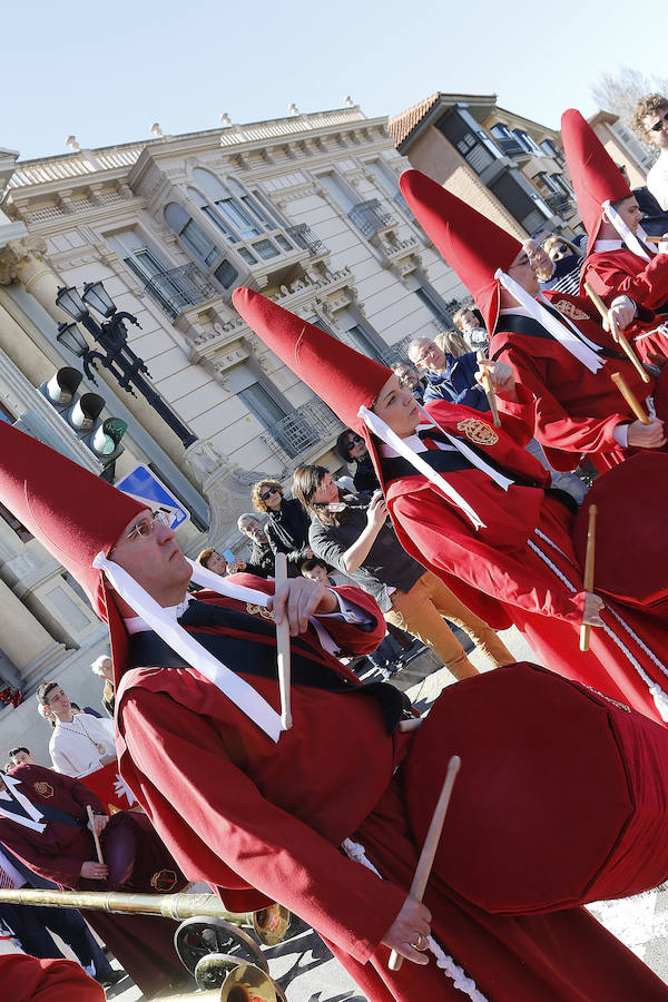 Bocinas, tambores y heraldos anuncian la Semana Santa en Murcia