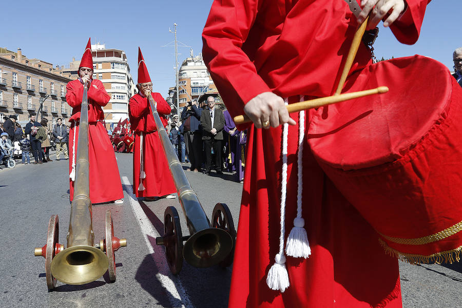 Bocinas, tambores y heraldos anuncian la Semana Santa en Murcia