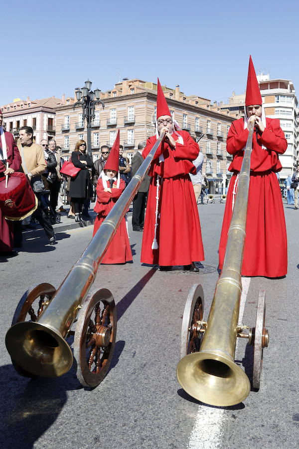 Bocinas, tambores y heraldos anuncian la Semana Santa en Murcia