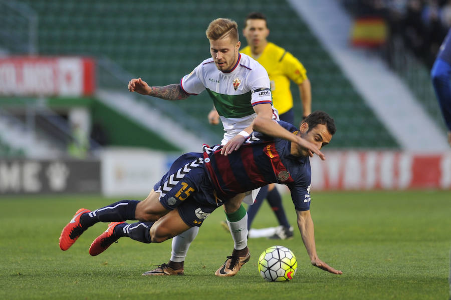 El Elche empata contra el Llagostera