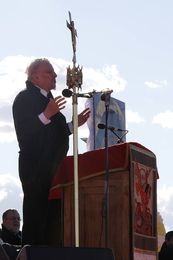 Kiko Argüello congrega a miles de personas en la UCAM