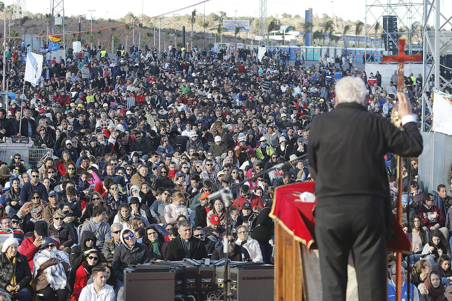Kiko Argüello congrega a miles de personas en la UCAM