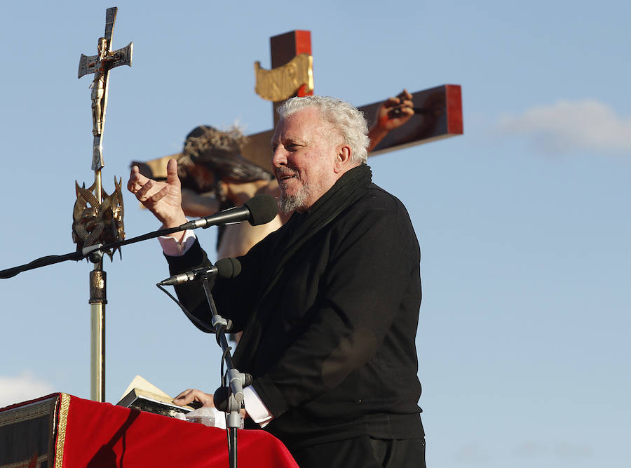 Kiko Argüello congrega a miles de personas en la UCAM