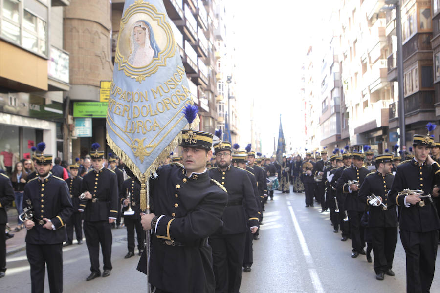 Una marea azul recorre el casco antiguo y el centro de Lorca