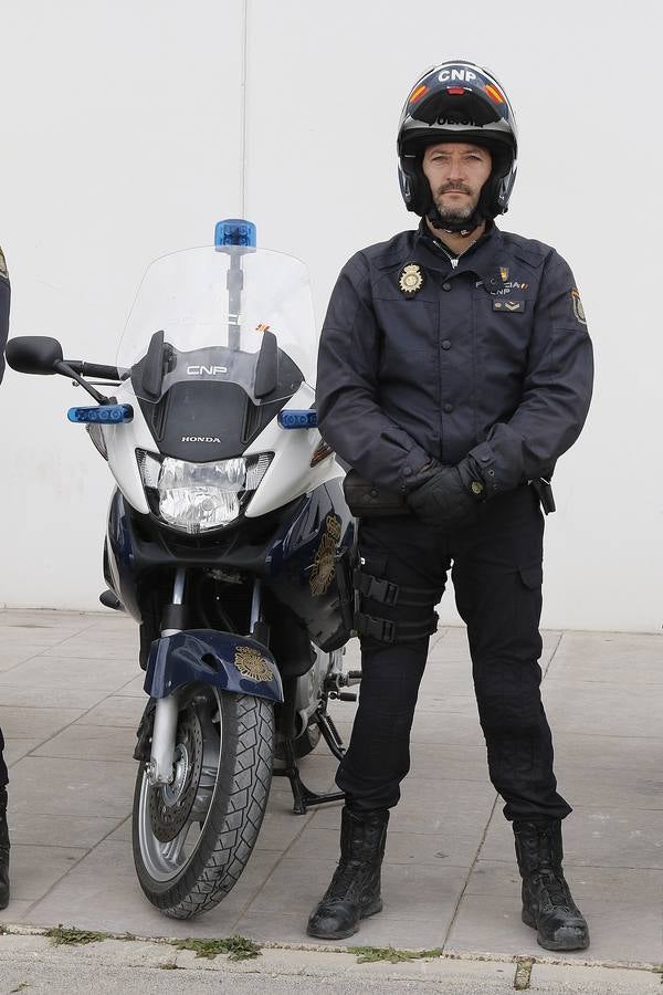 Los polis dominan las dos ruedas