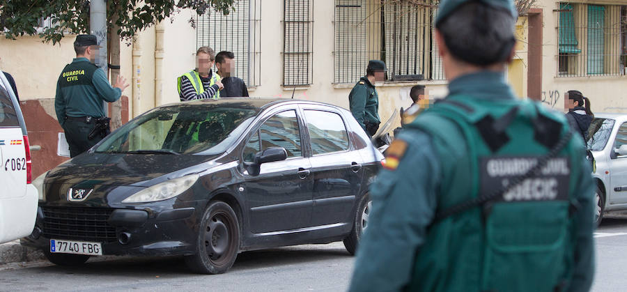 Operación de la Guardia Civil en el barrio José Antonio