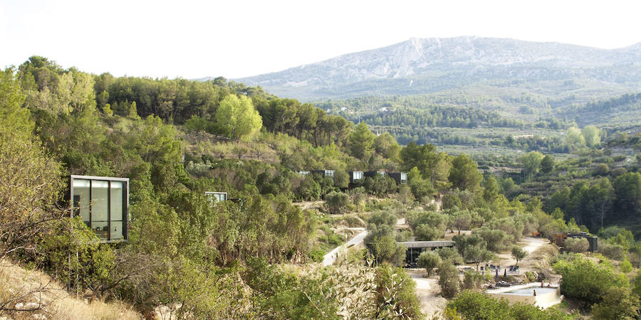 Benimantell tiene el hotel mejor integrado en la naturaleza