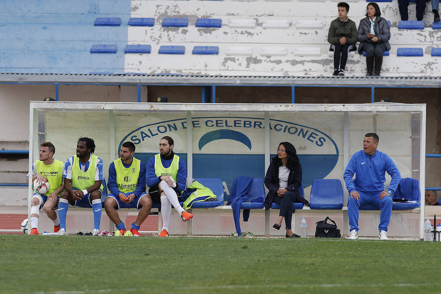 El Jumilla se aleja del descenso